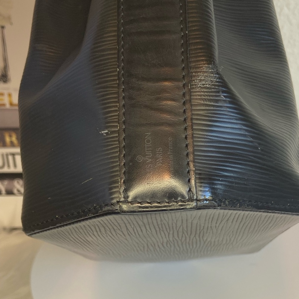 Louis Vuitton Authentic Vintage EPI Sac D’Epaule GM - Picture 11 of 15